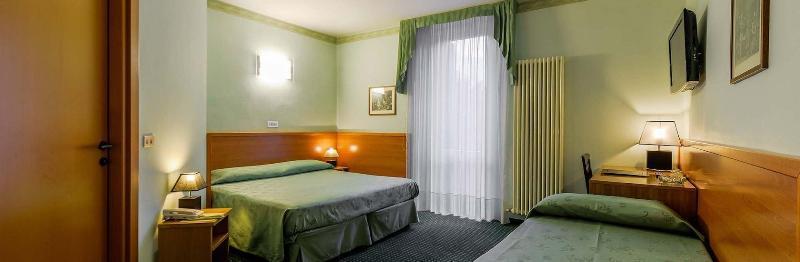 Hotel Don Abbondio Lecco Exterior foto