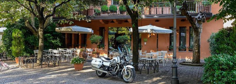 Hotel Don Abbondio Lecco Exterior foto